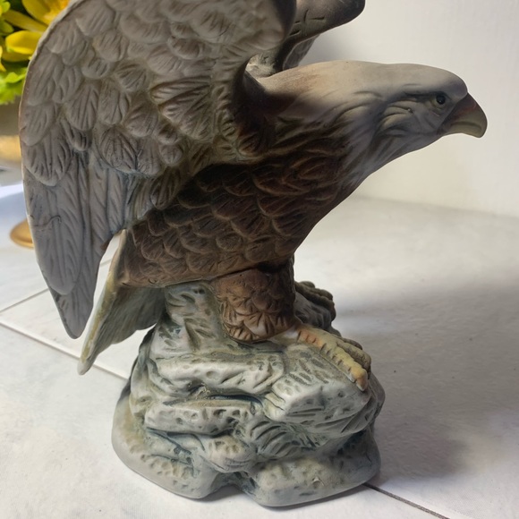 Vintage Bald Eagle Figurine - Picture 5 of 7